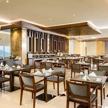 Hotel Santika Gresik المظهر الخارجي الصورة