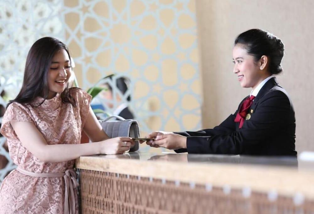 Hotel Santika Gresik المظهر الخارجي الصورة